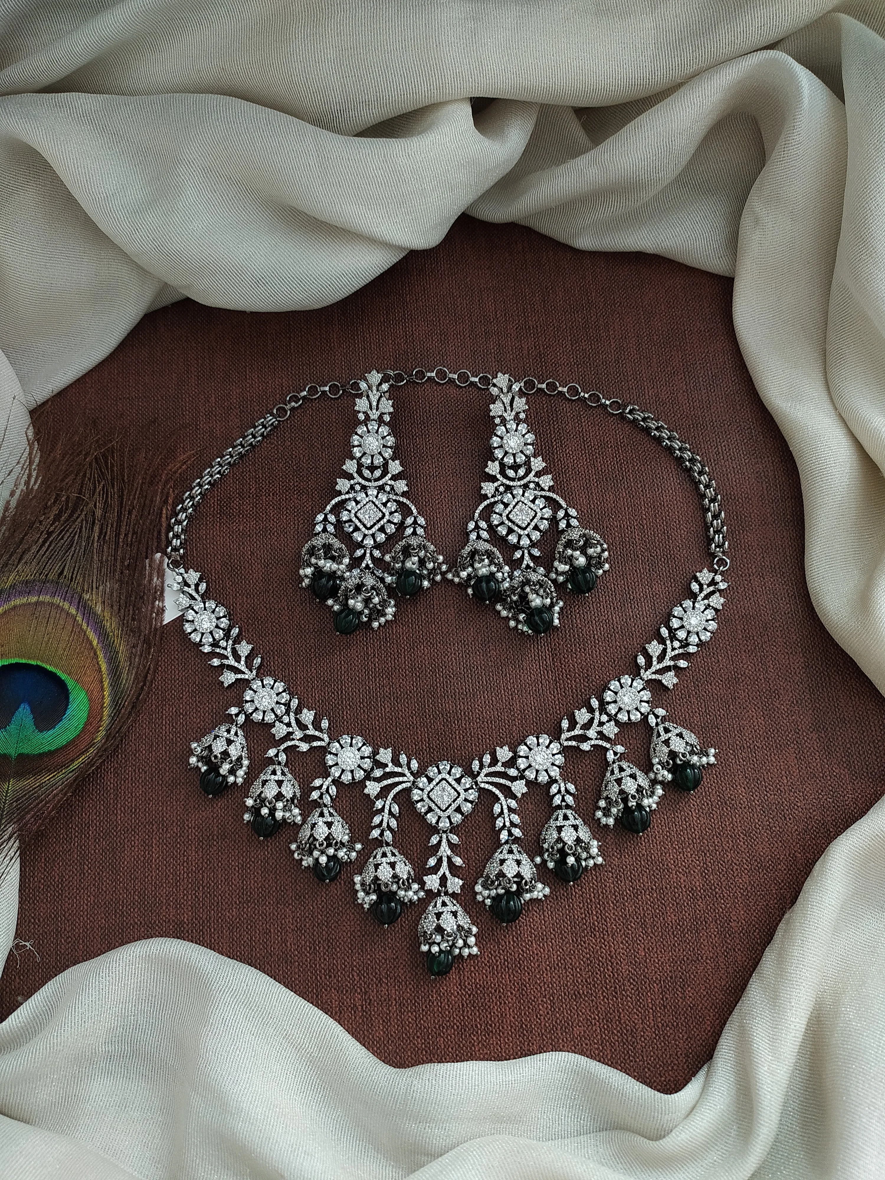 Black Rhodium Zircon Victorian Necklace Set with Floral Design