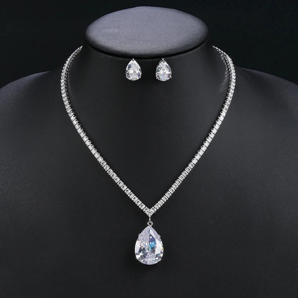 Elegant CZ Water Drop Cubic Zirconia Pendant  Necklace  Earrings Set Bridal Wedding Jewelry Sets for Women Gift CN10721