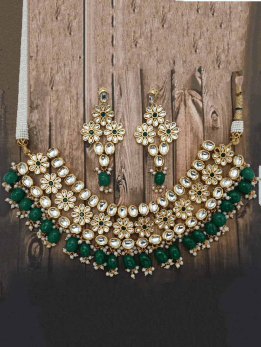 Flower Motif Kundan Necklace Set