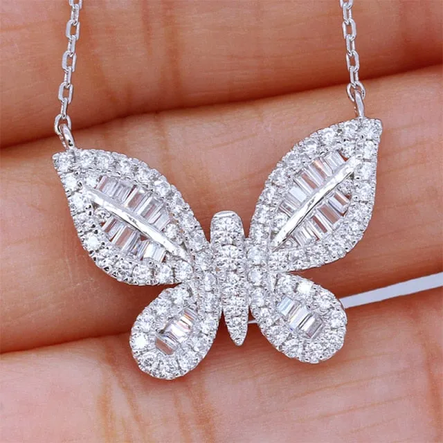 Luxury Jewelry Butterfly Pendant Necklace for Women with Zircon in Silver Color