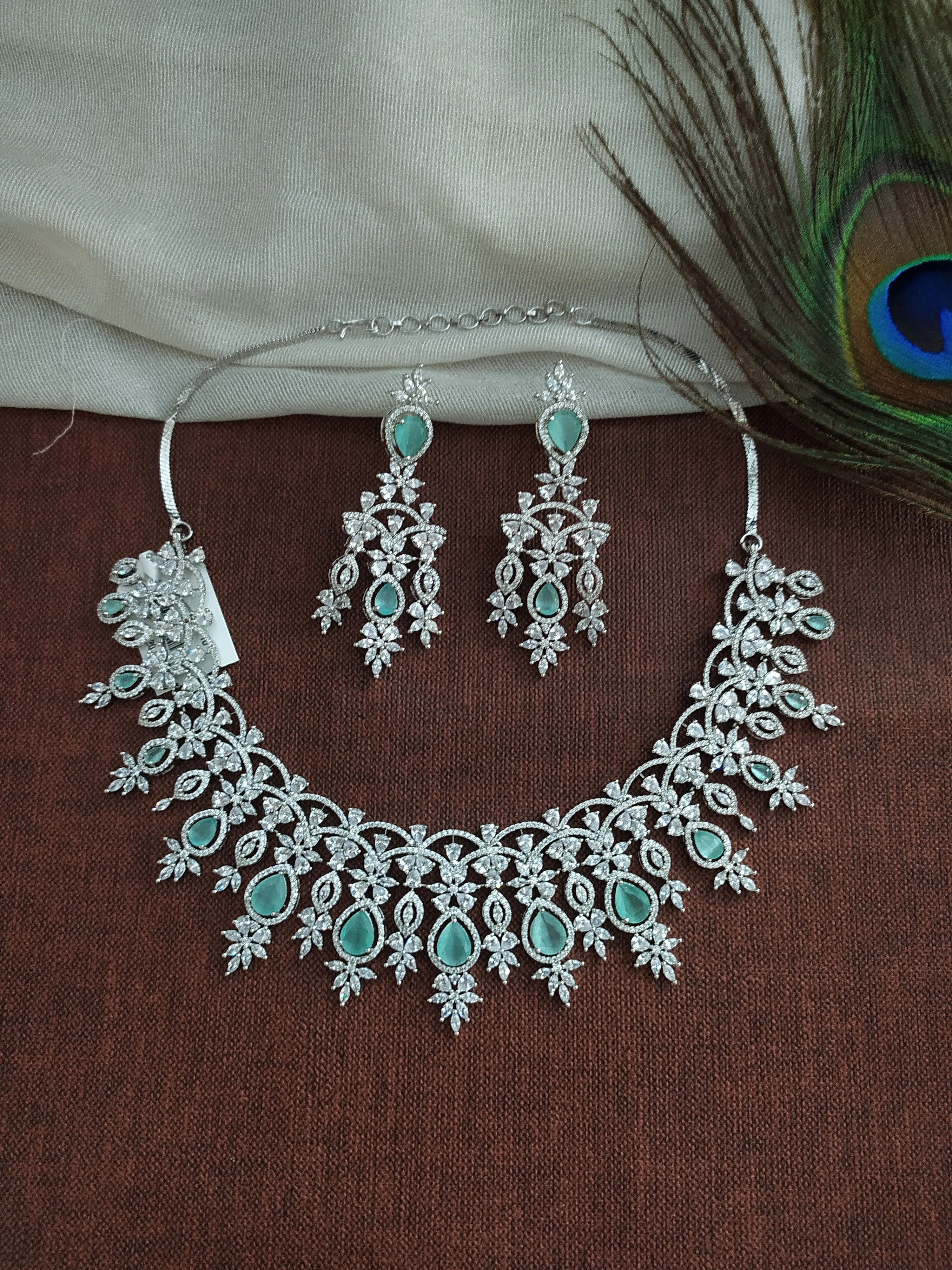 Stunning Design Silver Plated Zircon Necklace Set