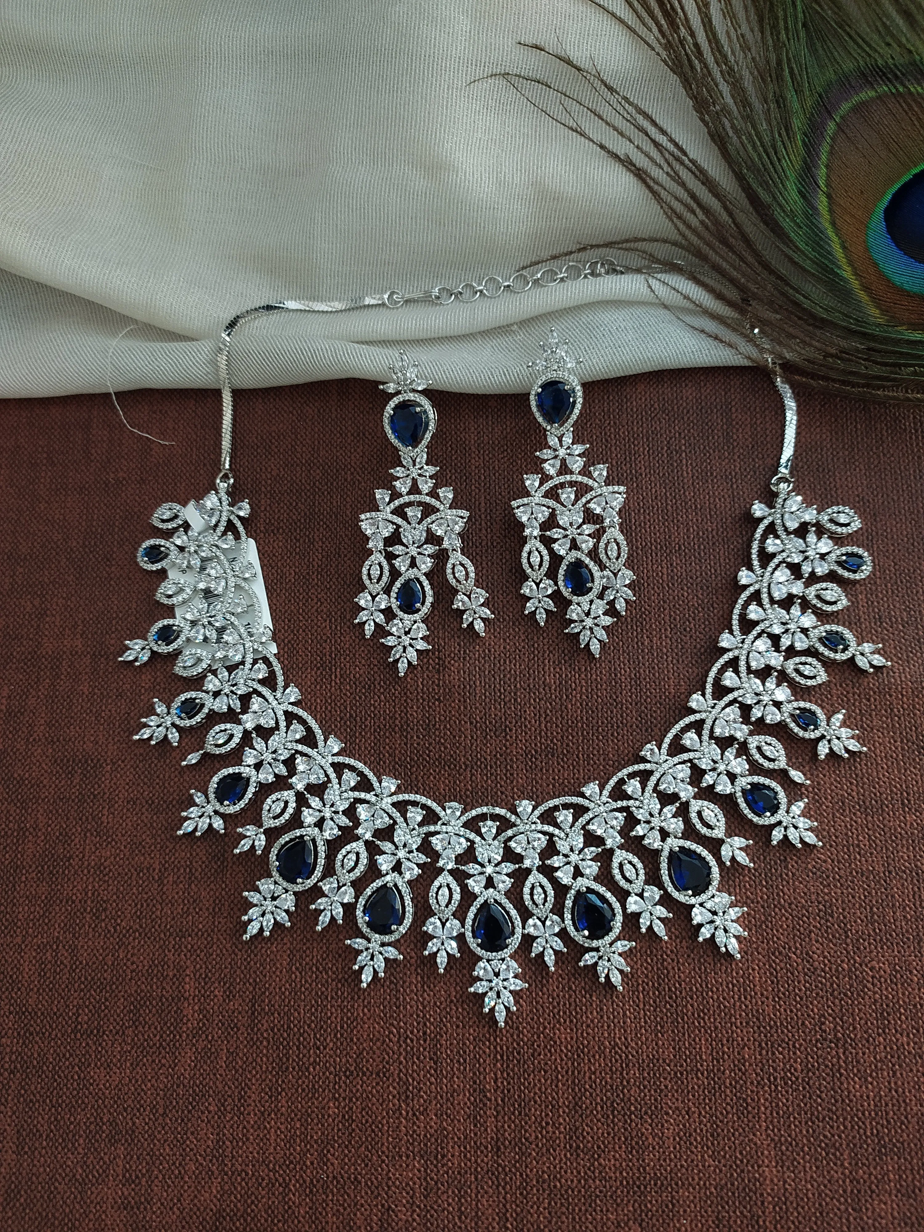 Stunning Design Silver Plated Zircon Necklace Set