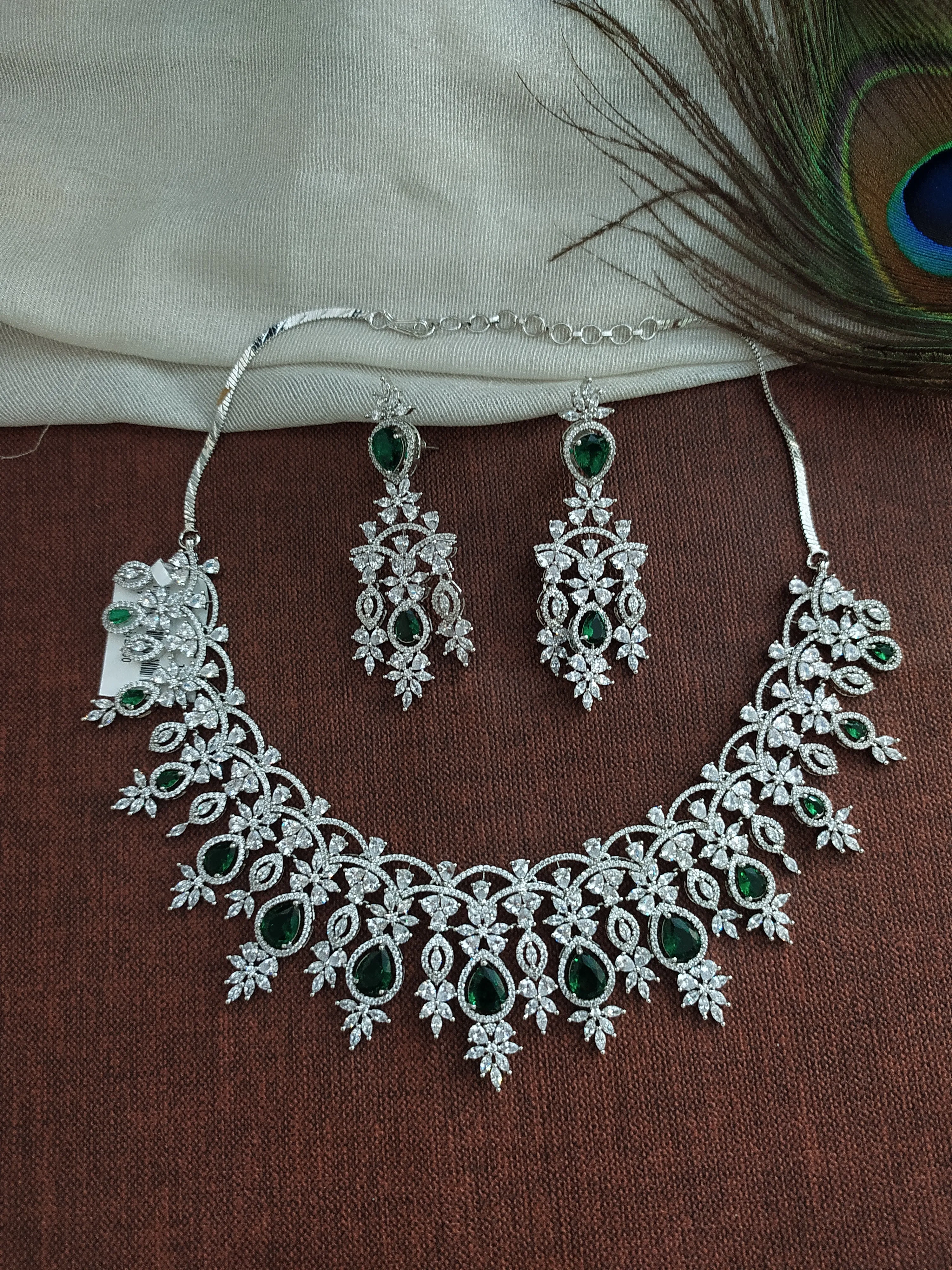 Stunning Design Silver Plated Zircon Necklace Set